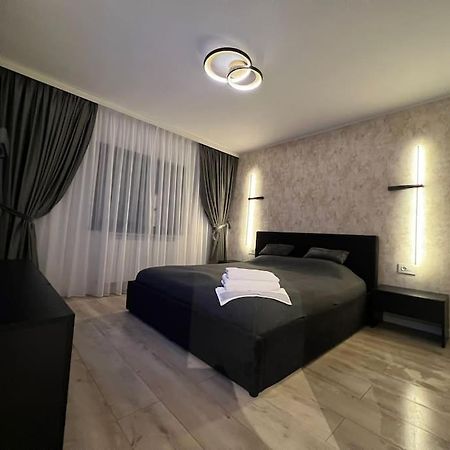 Impact Apartments 皮特什蒂 外观 照片