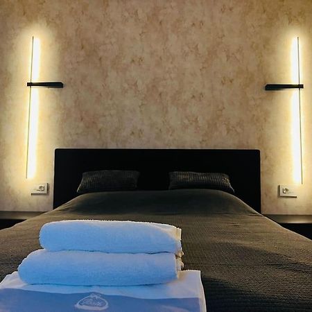 Impact Apartments 皮特什蒂 外观 照片