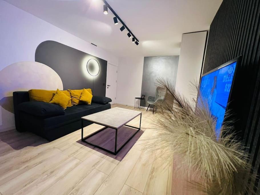 Impact Apartments 皮特什蒂 外观 照片